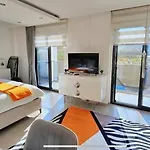 Serenity Hideaway Hisaroenue וילה