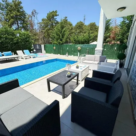 Serenity Hideaway Hisaroenue * فتحية