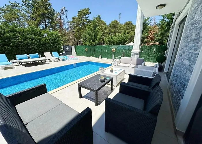 Serenity Hideaway Hisaroenue فيلة *