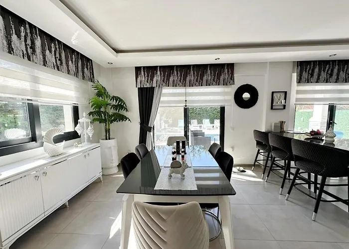 Serenity Hideaway Hisaroenue فيلة