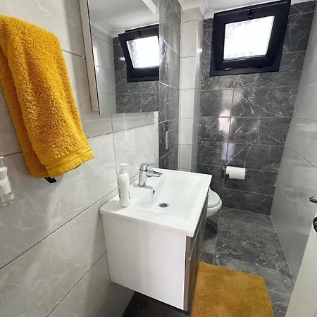 Serenity Hideaway Hisaroenue Vila
