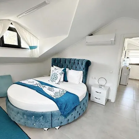 Serenity Hideaway Hisaroenue Villa *