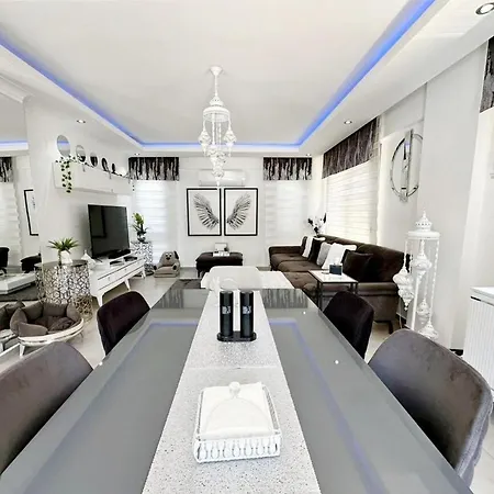 Serenity Hideaway Hisaroenue Villa *