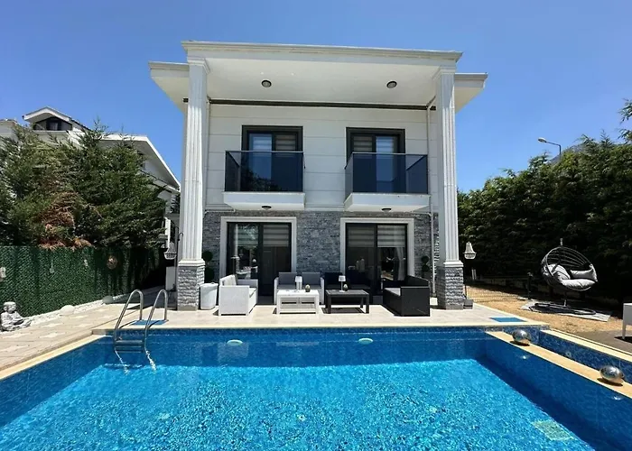 Serenity Hideaway Hisaroenue Vilă