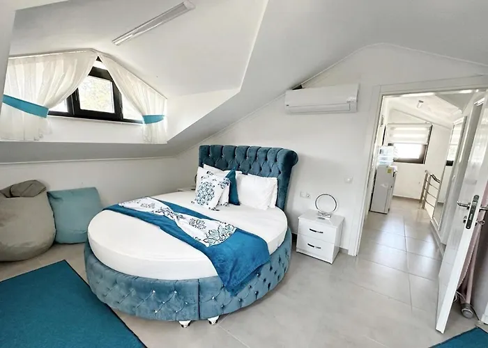 Serenity Hideaway Hisaroenue Vilă *