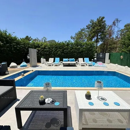 Villa Serenity Hideaway Hisaroenue
